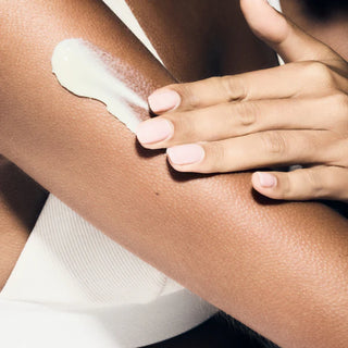 Grown Alchemist Restorative Body Cream aanbrengen