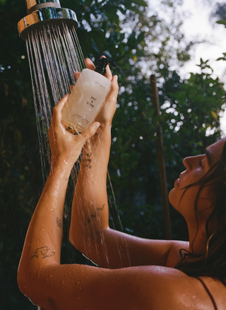 Salt & Stone Body Wash - Black Rose & Oud sfeer 2