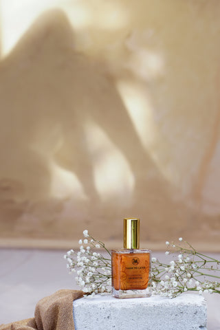 Thank Me Later Illuminating Dry Body Oil - Vanilla sfeer 1