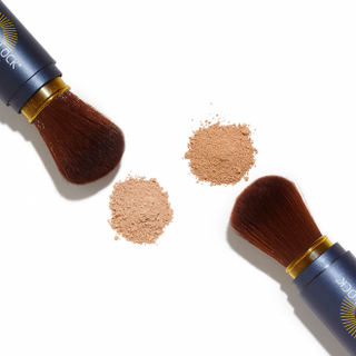 Brush on Block Touch Of Tan - Tinted Mineral Sunscreen SPF 30 substantie