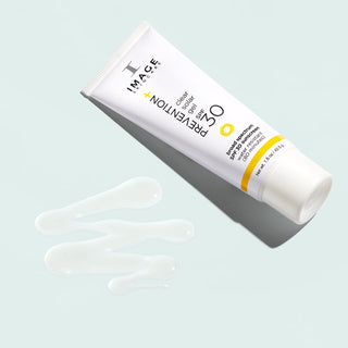 Image Skincare PREVENTION+ Clear Solar Gel SPF 30 sfeer
