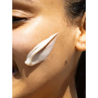 Alpha-H Daily Essential Moisturiser SPF50 sfeer