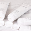 Medik8 Pore Cleanse Gel Intense 150ml tubes op marmer