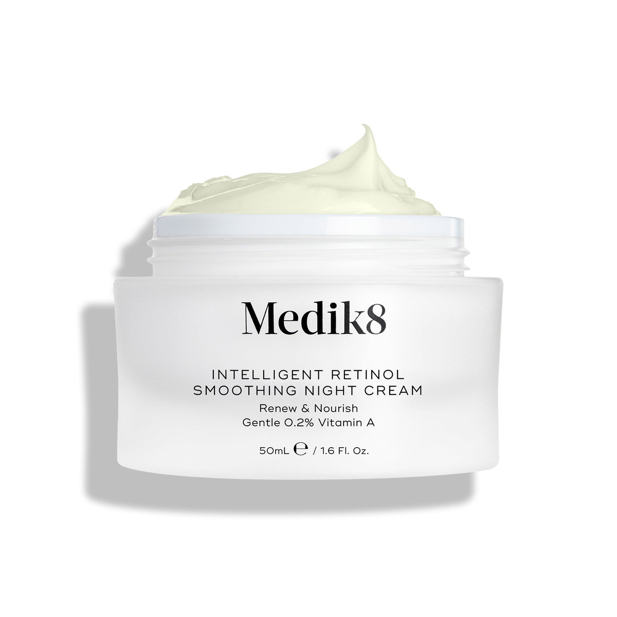 Medik8 Intelligent Retinol Smoothing Night Cream 50ml met textuur
