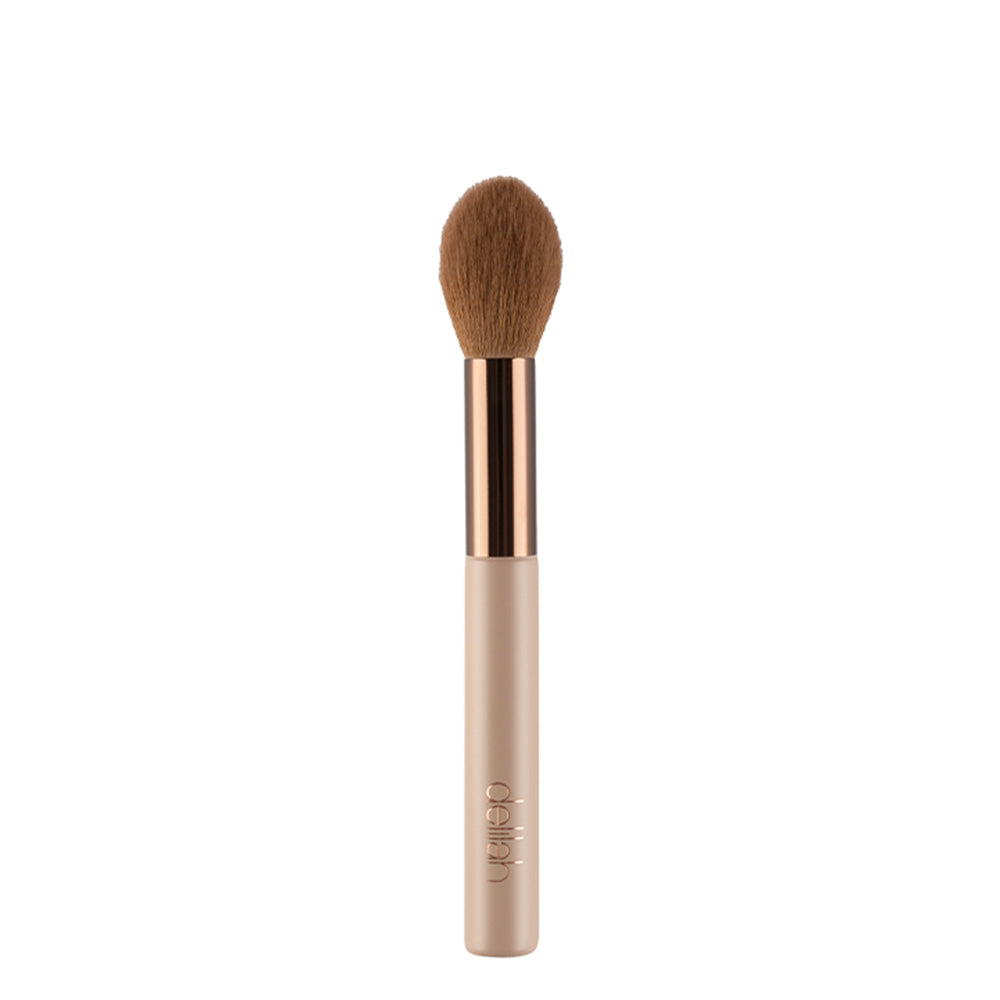 Delilah Cosmetics Finishing brush
