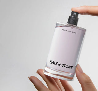 Salt & Stone Body Mist Black Rose & Oud 100ml sfeer