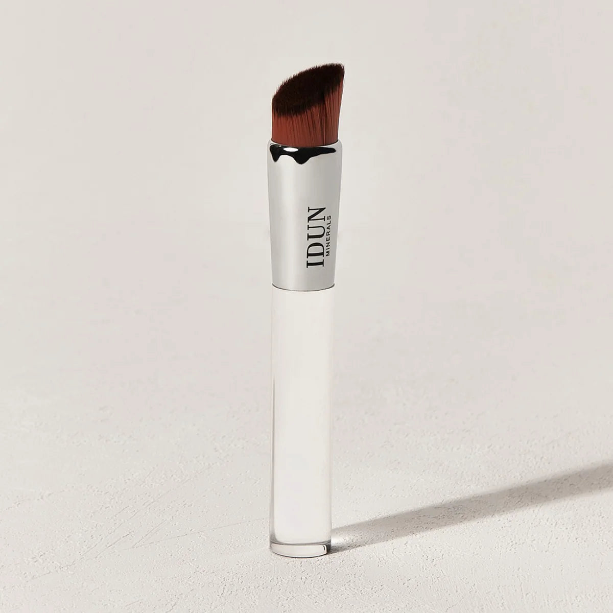 IDUN Minerals Liquid Foundation Brush sfeer