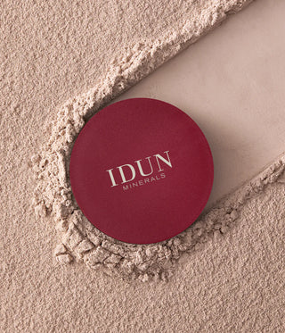 IDUN Minerals Mineral Powder Foundation SPF 15 - Edda (cool medium/light) textuur