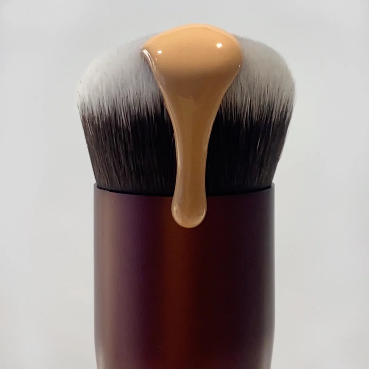 IDUN Minerals Pro Buffer Foundation Brush sfeer