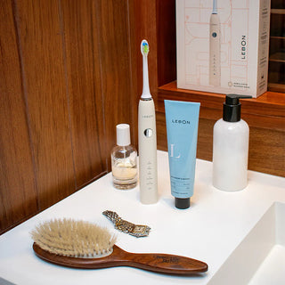 Une Piscine à Antibes - Liquorice, Mint Toothpaste 75ml | LEBON