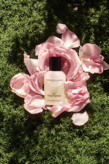 Marie-Stella-Maris Eau de Parfum - Naturelle Rose Fumée 75ml sfeer