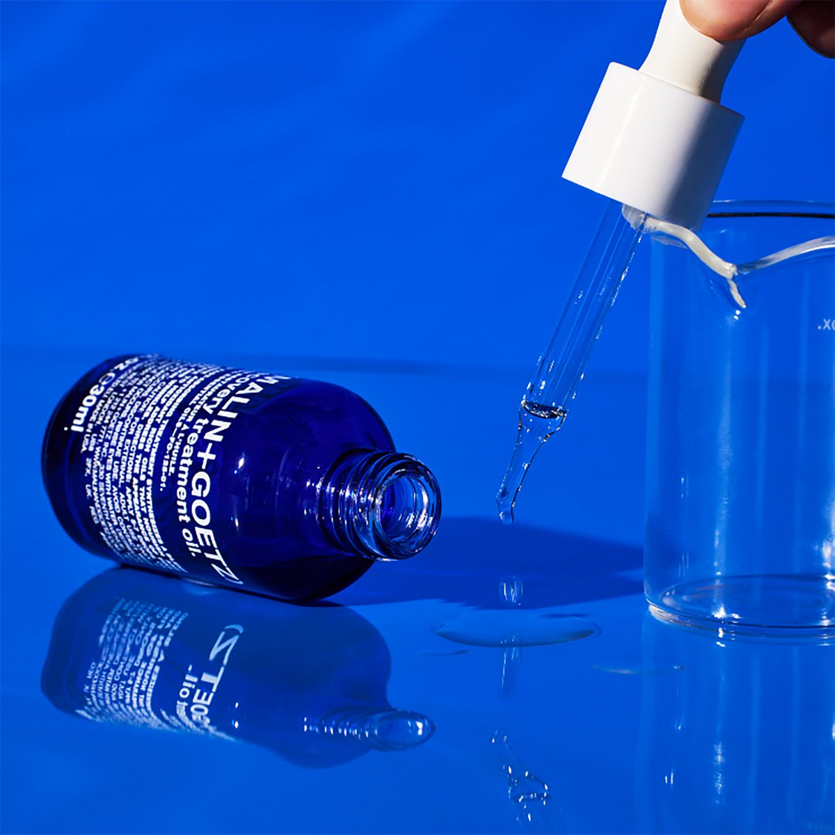 Malin+Goetz Recovery Treatment Oil sfeer pipet