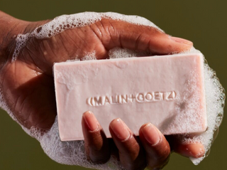 Malin+Goetz Vitamin B5 Hydrating Bar - Dark Rum sfeer