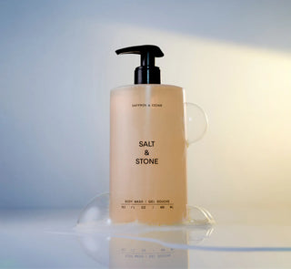 Salt & Stone Body Wash Saffron & Cedar 450ml sfeer