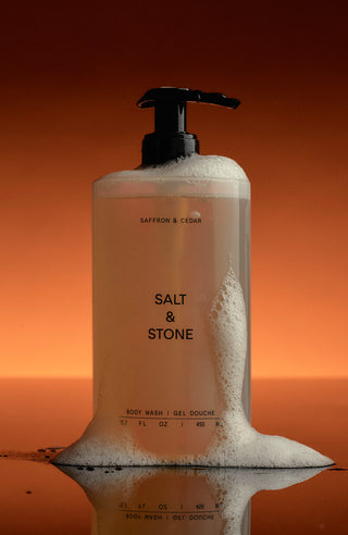 Salt & Stone Body Wash Saffron & Cedar 450ml sfeer 2