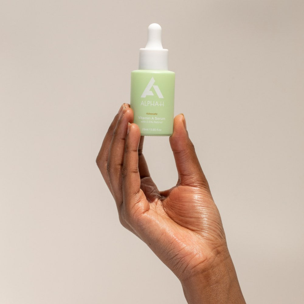 Alpha-H Vitamin A Serum 25ml flacon in de hand