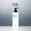 BDK Parfums Bouquet de Hongrie Body Lotion pompflacon in studio met bdk-logo