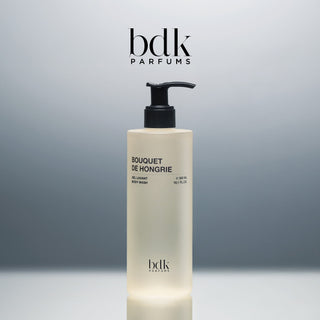 BDK Parfums Bouquet de Hongrie Shower Gel pompflacon in studio met bdk-logo