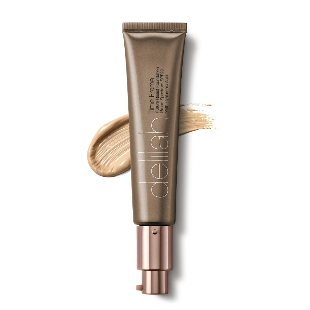 Delilah Cosmetics Time Frame Foundation 38ml Biscuit open tube met kleurstaal