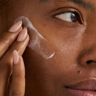 Dermalogica Phyto Nature Oxygen Cream aangebracht op de wang