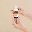 Prescription Mandelic Acid 20% 25ml flacon in handen