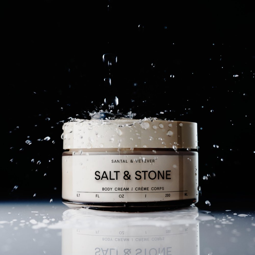 Salt & Stone Body Cream Santal & Vetiver 200ml pot met spetters