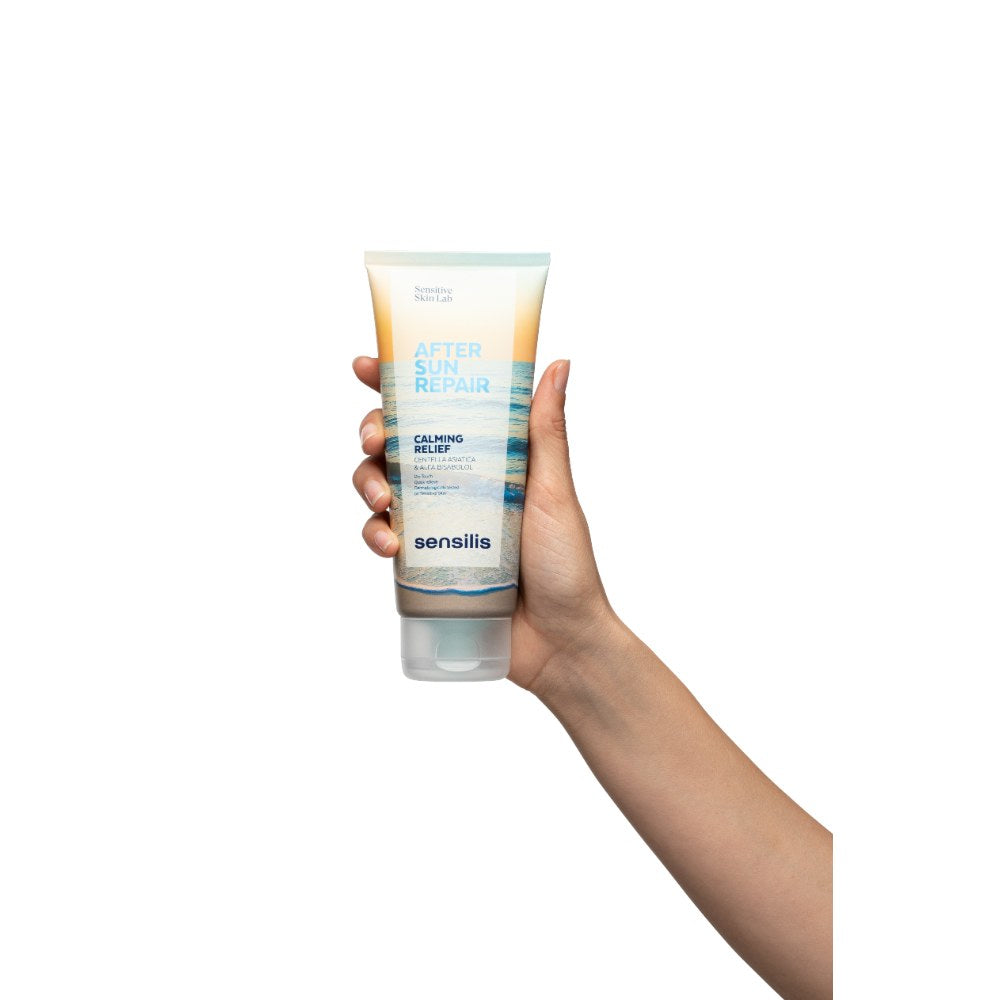 Sensilis After Sun Repair Calming Relief 200ml tube in de hand