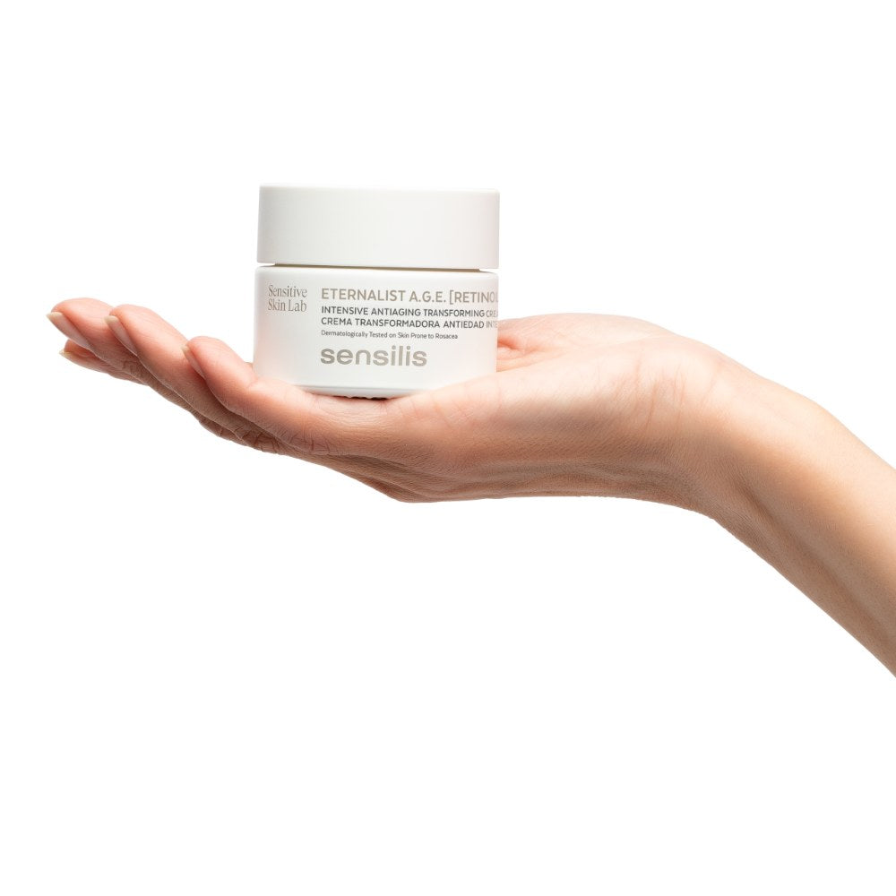 Sensilis Eternalist AGE Retinol Cream 50 ml pot op de hand