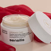 Sensilis Upgrade AR Firming Soothing Cream 50 ml geopende pot met textuur