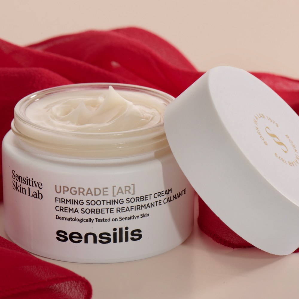 Sensilis Upgrade AR Firming Soothing Cream 50 ml geopende pot met textuur